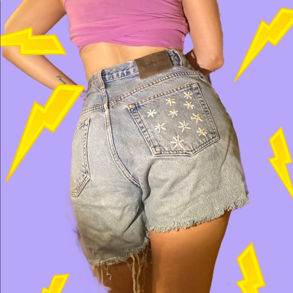 😍BOGO Hand Embroidered Daisy Cut Off Shorts